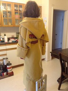 How to Make a Simple Blanket Coat Yellow Coat, Blanket Coat, Red Coat, A Child, Sewing Patterns, Ruffle Blouse, Sewing, Yellow, Red