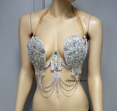 http://lamourleallure.storenvy.com/collections/1308450-samba-cage-bras/products/16432203-iridescent-diamond-samba-bra-cosplay-dance-costume-rave-bra-rave-wear-hallow Diy Bras, Body Chain Fashion, Burlesque Bra, Carnival Bra, Custom Outfits, Show Girl, Mermaid Bra, Diy Bra, Burlesque Show