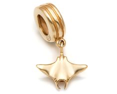 This handcrafted manta ray charm has been highly polished and finely detailed from the gentle curve of the frontal lobes to the gill slits underneath. A great gift for divers and ocean lovers alike, the piece has been carefully designed to capture the beauty and grace of these gentle ocean giants. Makes a perfect addition to any charm collection. Fits all beaded bracelets including Pandora. Available in sterling silver, 9ct yellow, white or rose gold, the charm can be added to a charm bracelet o Ocean Inspired Jewelry, Treasure Gift, Pandora Necklace, Charm Collection, Ocean Jewelry, Thread Earrings, Manta Ray, Pandora Bracelet Charms, Pandora Charm