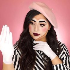 Diy Mime Costume For Women, Mime Makeup Simple, Mime Costume Diy Women, Mime Costume Makeup, Mime Makeup Pretty, Cute Mime Makeup, Pantomime Makeup, Cute Halloween Makeup Looks, Mime Halloween Costume