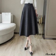 Olivia Mark - Chic High-Waisted Midi Skirt with Pleats and Figure-Hugging Design. Pleated Pencil Skirt, Style Casual Chic, Bodycon Midi Skirt, High Waisted Pleated Skirt, Skirts Midi High Waisted, Denim Chic, Knit Midi Skirt, Half Skirt, Mermaid Skirt