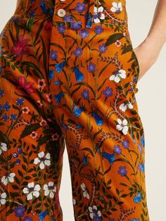 Gucci Floral, Look Vintage, Cropped Trousers, Look Fashion, Karl Lagerfeld, Beautiful Outfits, Aesthetic Clothes