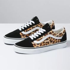 Vans Old Skool Leopard Black/True White VN0A4U3B3I6. Vans Leopard, Vans Original, Old Skool Black, Vans Store, Style Vans, Leopard Black, White Vans, Skate Shoe, Unisex Shoes