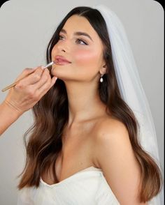 Bride Makeup Natural, Bridal Makeup For Brunettes, Glam Bride Makeup, Soft Bridal Makeup, Natural Bridal Makeup, Wedding Makeup For Brunettes, Romantic Makeup, Wedding Makeup Tutorial