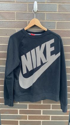 Vintage 1990s Nike Big Swoosh Crewneck Sweatshirt - Size M (Length 25.5" Chest 20") - 80% Cotton 20% Polyester - Overall great vintage condition - Message me for precise measurements/more information Follow our page for more vintage clothing drops! Connect with us on Instagram: @recurarchives 1990 Nike, Vintage Nike Sweater, White Crewneck Sweatshirt, 90s Nike, White Crewneck, Nike Vintage, Nike Sweater, Sweatshirt Vintage, Vintage Sweatshirt