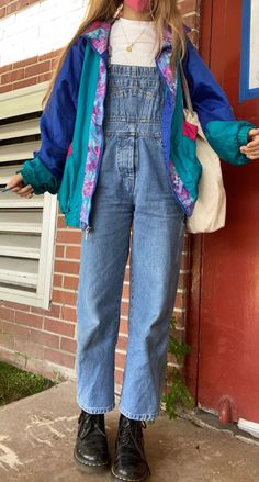 Steel Magnolias Outfits, Gingham Overalls Outfit, Overalls 80s Outfit, 80’s Overalls, 80s Overalls Outfit Vintage, 80s Outfits Overalls, Retro Overalls Outfit, 90s Overalls Outfit Women, Colorful Artsy Outfit