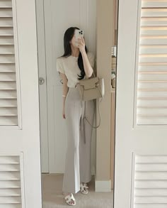 Formal Korean Outfits For Women, Korean Office Outfit, Smart Casual Work Outfit Women, Smart Casual Women Outfits, Neat Casual Outfits, Smart Casual Women, Casual Work Outfits Women, Smart Casual Work Outfit, Clean Fashion