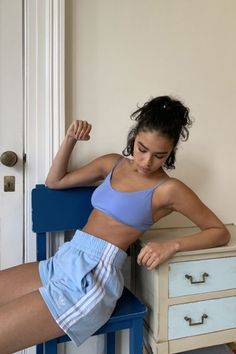 Sporty Outfits Adidas, Sports Shorts Women Outfits, Shorts Outfits Sporty, Adidas Track Shorts Outfit, Adidas Short Outfits, Relaxed Shorts Outfit, Sport Shorts Women Outfits, Blue Adidas Shorts Outfit, Adidas Three Stripes Shorts For Summer