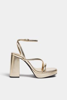 Discover the Women’s Shoe Collection | PULL&BEAR Casual Nails, Wide Heels, Wedding Shoes Heels, Senior Prom, Shoe Inspo, Platform Sandals Heels, Prom Shoes, Gold Heels, Gold Accessories