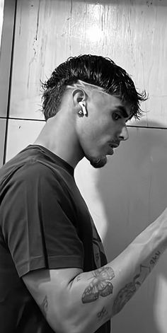 Fade Haircut Designs, Men Haircut Curly Hair, Mullet Haircut, Mens Hairstyles Thick Hair, Mens Haircuts