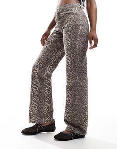 Jeans by Pull&Bear Sorry to all your other denim Wide leg Animal print Mid rise Belt loops Five pockets Lepored Jeans, Pull&bear Pants, Pull And Bear Jeans Woman, Pull And Bear Pants, Jeans Large, Animal Print Jeans, Leopard Jeans, Pull And Bear, Fashion Days