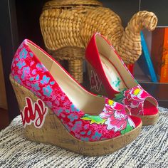 Punky Ed Hardy Wedge Heels. Brand New, Just Tried On. Minimal Scrapes Along Inside Of The Wedge, Shown In Pictures. Send Offers! Ed Hardy Wedges, Baddie Shoes, 2000s Shoes, Style Themes, Wedged Heel, Y2k Heels, Kei Visual, Lonely Girl, Pin Up Outfits