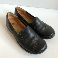 Clarks Unstructured Black Leather Slip On Leather Womens Shoes Size 6.5 Great lightly Used Condition. Please see pictures. Womens Black Shoes, Clark Shoes, Clarks Shoes Women, Leather Womens Shoes, Black Shoes Women, Shoes Size 6, Leather Shoes Woman, Clarks Shoes, Leather Slip Ons