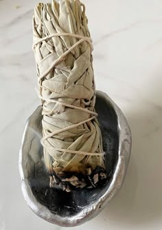 Cedar White Sage 🌿 Traditional Wisdom: Immerse yourself in the rich tradition of burning White Sage, a practice integral to Native American ceremonies. Used for centuries to dispel negative influences and spirits, it is a time-tested ritual for cleansing spaces. Thoughtfully combined with the ancient wisdom of Cedar. 🔥 Energetic Cleansing: Ignite the smudge stick and let the fragrant smoke weave through your space, driving away unwanted energies and fostering an atmosphere of positivity and cl Palo Santo Aesthetic, Cedar Smudge Sticks, Sage Candles, Sage Sticks, Cedar Smudge, Sage Smudge Sticks, Sage Aesthetic, Moth Repellent, Cleansing Ritual