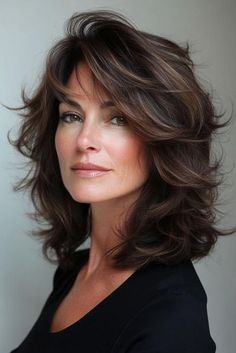 25 Very Layered Hair Medium Over 50 Styles Womens Hair Color, Dark Grey Hair Color, Hairstyles For Over 50, Wavy Layered Hair, Dark Grey Hair, New Hair Styles, Styles For Women Over 50, Hair Cuts Styles