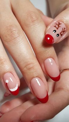 #nails2023trends #nails #nailideas #springnails2023 #marchnailsspring #springnails2023gel #trendynails #classynails #elegantnails #trendingacrylicnails #cutenails #nail #nailsdesign #nailideas Red Christmas Nails, Christmas Nails Easy, Cute Christmas Nails, Christmas Gel Nails, Colorful Nails, Christmas Nails Acrylic, Short Acrylic Nails Designs