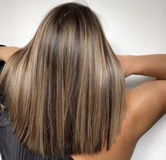 Short Straight Hair Highlights, Caramel Highlights On Short Hair, Caramel Balayage Straight Hair, Straight Hair Highlights, Winter Hair Colors, Gorgeous Hair Color