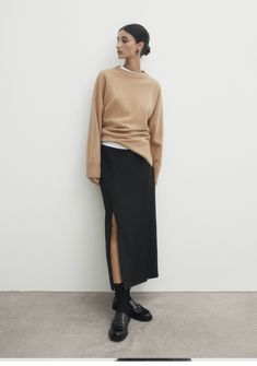 Massimo Dutti Outfit, Camel Color Outfits, Wool Sweater Outfit, Cashmere Sweater Outfit, Minimal Capsule Wardrobe, Japanese Minimalist Fashion, Long Brown Skirt, Black Skirt Outfits, Color Outfits