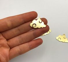 Size information is shared below Material; Brass Size: 25x18mm Hole Size: 2mm Plating: Raw Quantity: Optional All of our products are manufactured by us. If you want to order more products in stock, you can freely contact us. Our Products; -Nickel-free -Lead-free -High quality If you have any questions, feel free to contact us. You can read the explanations and policies for return and exchange conditions and contact us. Thank you for choosing us. Lasercut Jewellery, Snake Ring Gold, Cloud Pendant, Cutout Style, Jewellery Design Sketches, Laser Cut Jewelry, Charms For Jewelry Making, Craft Classes, Cad Design