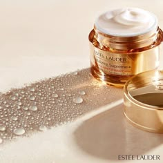 Estée Lauder Photography Water Product Photography, Skincare Products Photography, Make Up Inspiration, Beauty Ad, Cosmetic Design, Still Photography, Skincare Photography