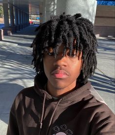 Freeform Locs Black Man, Free Forms Hair Boys, Short Freeform Locs, Semi Freeform Dreads Men, Freeform Dreads Men, Free Form Dreads, Black Men Dreadlocks Styles, Jake Dillinger, Semi Freeform Locs