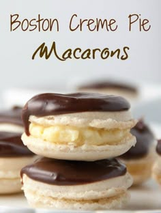 Boston Creme Pie Macarons Boston Crème Pie, Pie Macarons, Boston Creme Pie, Macaron Dessert, Creme Pie, Macarons Macaroons