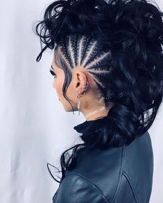 who knows who have many hairstyles next to us all here as part of the model left on one side you keep going Braided Hair, Luxury Hair, Loose Hairstyles, Stylish Hair