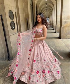 Engagement Dress For Bride, Indian Fits, Indian Bridesmaid Dresses, Desi Dress, Floral Lehenga