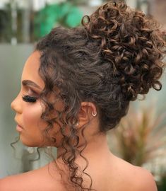 Heart Shaped Face Hairstyles, Peinados Recogidos, Hairdos For Curly Hair, Curly Hair Tips