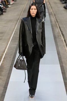 Tod's Fall 2024 Ready-to-Wear Collection | Vogue 2024 Runway, Androgynous Outfits, Runway Shoes, Runway Outfits, Mens Fashion Rugged, Androgynous Fashion, Fall Winter 2024, Runway Collection, Winter 2024