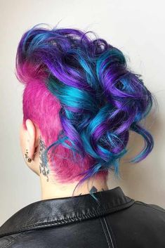 Blue And Purple Hair, Mermaid Hair Color, Curly Pixie Hairstyles, Mohawk Hairstyles, Hair Color Purple, Bright Hair, Short Wavy Hair, Colorful Hair, Colored Hair