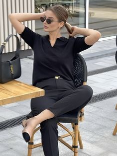 Classic Work Outfits Women Summer, Polo Button Down Outfit Women, Classic Style Outfits Summer, Parisian Chic Style Classy, Rich Outfits Classy Summer, Classic Style Women Summer, Netherlands Outfits, Money Outfit, Classic Style Outfits