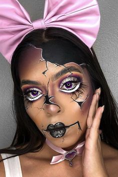 Creepy Doll Halloween Costume, Scary Doll Makeup, Doll Makeup Look, Baby Doll Makeup, Makeup Looks For Halloween, Creepy Doll Costume, Creepy Doll Makeup, Broken Doll Costume, Cracked Doll Makeup