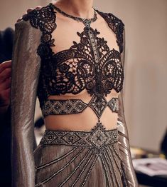 Best Winter Outfits, Reem Acra, Dress Embroidery, Women's Outfits, Latin Dance Dresses, Smart Women, Original Characters, Beauty Dress, Blue China