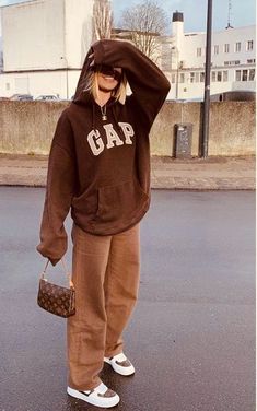 Hoodie And Sweatpants Outfit, Oversized Hoodie Outfit, Cute Sweatpants Outfit, Shop By Outfit, Gap Outfits, Sweatpants Outfits, Cute Sweatpants, Stile Hijab, Sweatpants Outfit