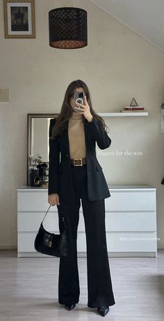 Business Wear Women Aesthetic, Formal Attire Women For Interview, Womens Formal Office Wear, Lawyer Business Casual, Professional Lawyer Outfits, Outfits For A Interview, Aesthetic Business Woman Outfit, Formal Suits Aesthetic, Outfit Ideas For Sixth Form