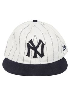 59fifty new york yankees cap by New Era. This item is in size 7 1/4 and the color is White New Era Baseball Cap, Yankees Baseball Cap, Yankees Cap, Mens Hats Baseball, New Era Logo, New Era Hats, Cap For Men, Mens Fashion Casual Outfits, Embroidered Hats