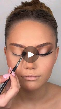 Neutral Eyeshadow Step By Step, Evening Make Up Ideas, Formal Gala Makeup, Make Up For Photo Shoot How To Do, Formal Eye Makeup Brown Eyes, Formal Makeup Tutorial Step By Step, Evening Gown Makeup Look, Makeup Ideas For Christmas Party, Easy Glam Eyeshadow