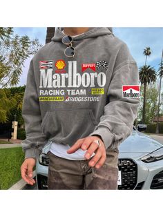 Outerwear, سويت شيرت بقلنسوة مريح كبير الحجم مطبوع عليه رسومات السباق للجنسين Comfort Hoodie, Casual Sweatpants, Vintage Hoodie, Black Men Fashion, Vintage Racing, Sports Design, Outfits Fashion