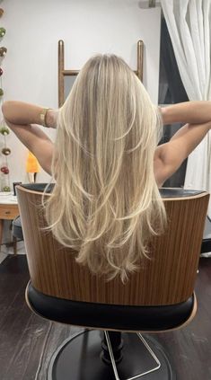 Blonde foilyage and long layered haircut at Salon Sovay.  #longlayeredhair Layered Haircuts Blonde, Women Short Curly Hairstyles, Blonde Foilyage, Best Hair Cuts, Long Blonde Hair Cuts, Long Layered Haircut