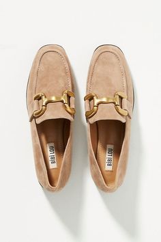 Ladies Loafers, Brown Fits, Classic Style Women, Fabulous Shoes, Suede Loafers, Zagreb, Business Outfits, Loafers For Women, Loafer Shoes