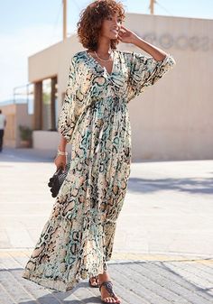 Go with the flow in this snake print maxi dress. Cold Shoulder Gown, Animal Print Maxi Dresses, Long Sleeve Ruffle Dress, Macrame Dress, Short Summer Dresses, Neue Outfits, Flowy Maxi Dress, Mini Slip Dress, Tiered Maxi Dress