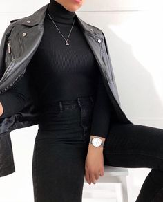 ↠ xo_nikkibroome❥ #xonikkibroome #nikkibroome #fashion #style #clothing #womensfashion #2019 #trends #trending #march Woman In Black, Looks Black, Black Women Fashion, Giambattista Valli, Looks Vintage, Outfits Ideas