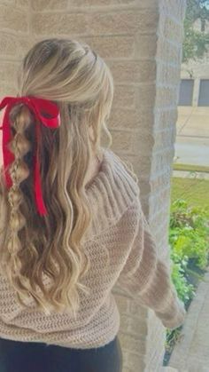 Preppy Hairstyles, Cheer Hair, Bow Hairstyle, Ribbon Hairstyle, Christmas Hairstyles, Long Blonde