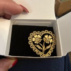 Antiqued Heart Pin. Gold Tone. Heart Pin, Avon Jewelry, Vintage Avon, Jewelry Women, Brooches, Vintage Jewelry, Gold Tones, Women Jewelry, Gold