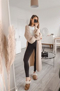 Neutral Loungewear Aesthetic, Fall Home Outfit, Comfortable Outfits For Home, Chic Home Outfit, Remote Outfits, Chic At Home Outfits, At Home Work Outfits, Home Outfit Comfy Winter, Comfortable Home Outfits