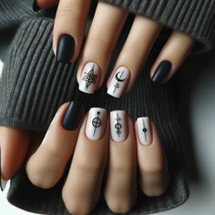 Halloween Nail Ideas, Holloween Nails, Halloween Manicure, Witch Nails, Witchy Nails, Grunge Nails, Round Nails, Halloween Nail Designs, Fall Nail Art