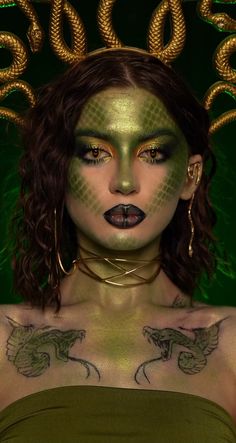 Costume Party Makeup, Medusa Makeup Ideas Halloween, Halloween 2023 Ideas Costume, Reptile Makeup Halloween, Medusa Make Up Ideas, Halloween Costumes Makeup Creative, Scary Medusa Costume, Halloween 2024 Makeup, Medusa Inspired Makeup