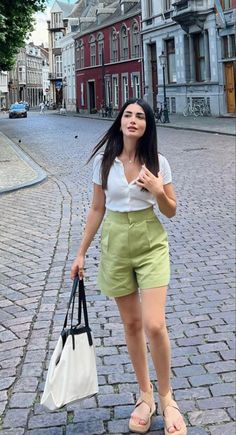 Mumbai Outfits, Summer Outfit Dress, Modest Casual Outfits, Celebrity Casual Outfits, Perfect Summer Outfit, Fashion Top Outfits, Everyday Fashion Outfits, Trendy Fashion Tops, Casual Day Outfits