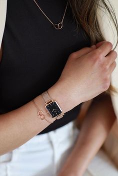 Minimal Watch Women, Daniel Wellington Watch Women, Wrist Watches For Women, Minimal Watch, Timepiece Design, Pretty Watches, Formal Earrings, Fashion Haul, Daniel Wellington Watch